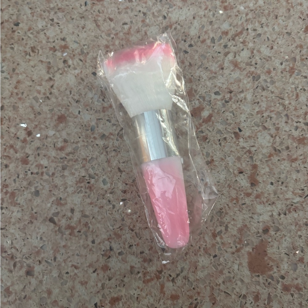 🚨Pink and White Makeup Brush